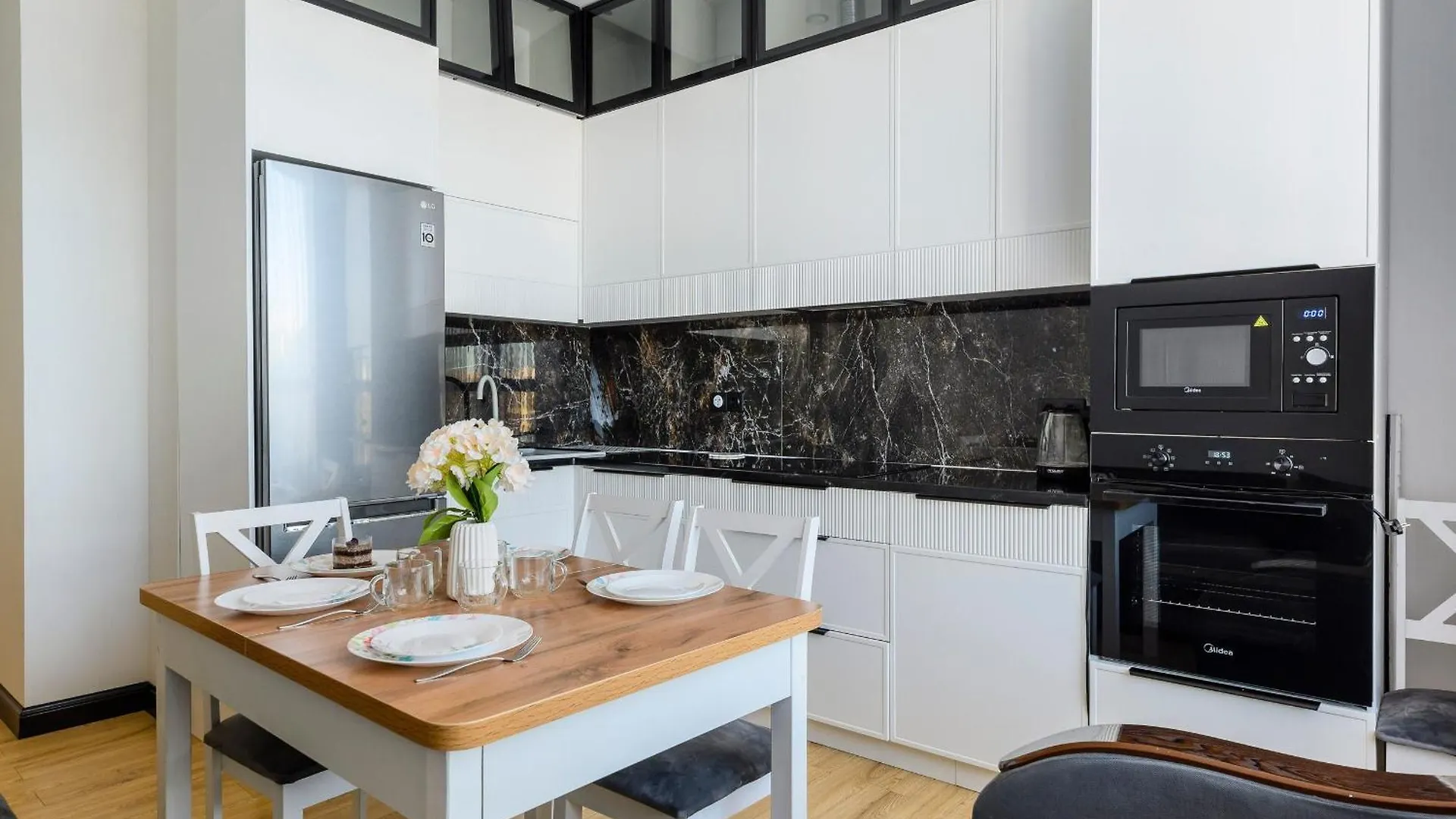 4You Amir Stylish And Cozy Apartments الماتي 0*,